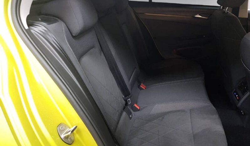 VW Golf VIII 1.5 eTSI Style DSG (Limousine) voll