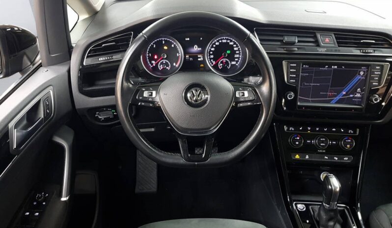 VW Touran 2.0 TDI SCR Highline DSG voll